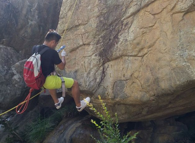 冠航拉力鉤抓繩器在攀巖等戶外運(yùn)動中的使用